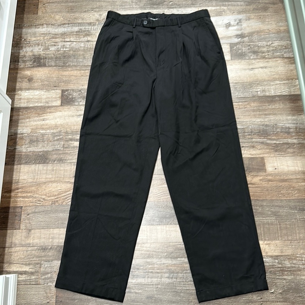 Geoffrey Beene • black cuffed dress pants